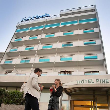 Hotel Pineta Sottomarina Buitenkant foto